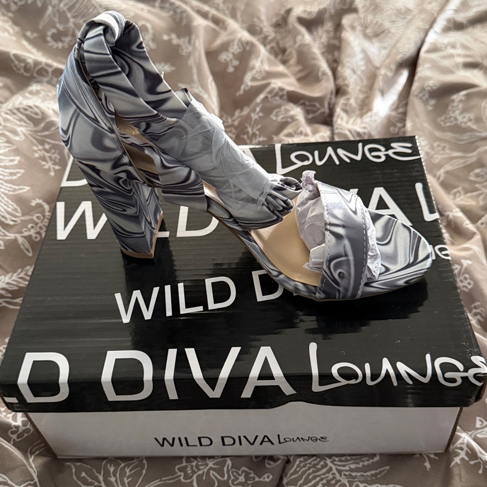 Windsor Wild Diva Lounge Black and White Marbled Heels